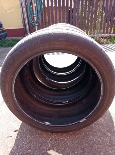 Elad� 4 darab Michelin primacy 4 235/45 R20 100v ny�ri gumiabroncs