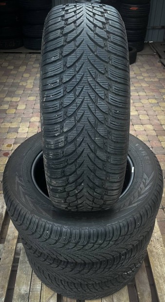 Eladó 4 darab Nokian WR SUV4 235/65R18 téli gumi