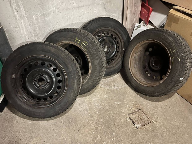 Elad 4 darab jszer tli gumi, felnivel