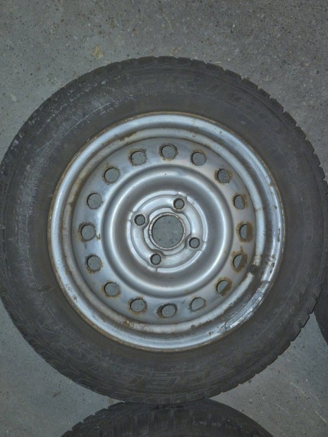 Elad� 4 db 14 collos Opel felni 4X100 ET49