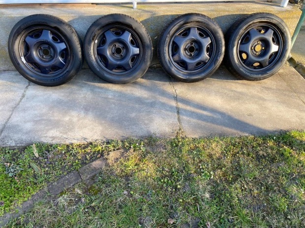 Elad� 4 db 15" m�ret� merev�tett ac�l felni 2020.�vi ny�ri gumival