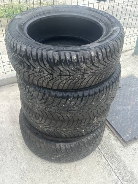 Eladó 4 db 16 colos 215/55r16 téligumi 6mm profillal .