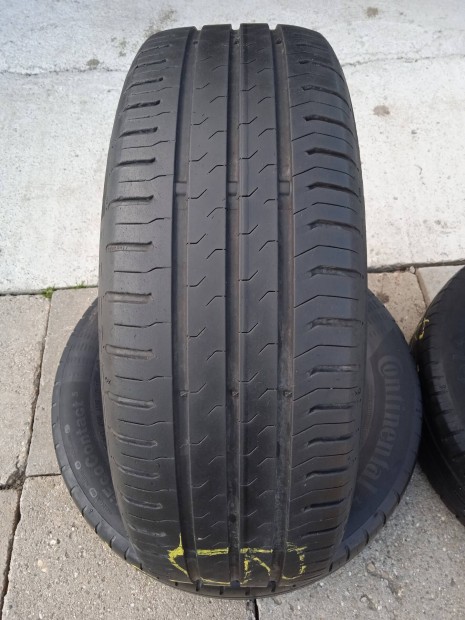 Eladó 4 db 195/60 R15 ös Continental nyári gumiabroncs.