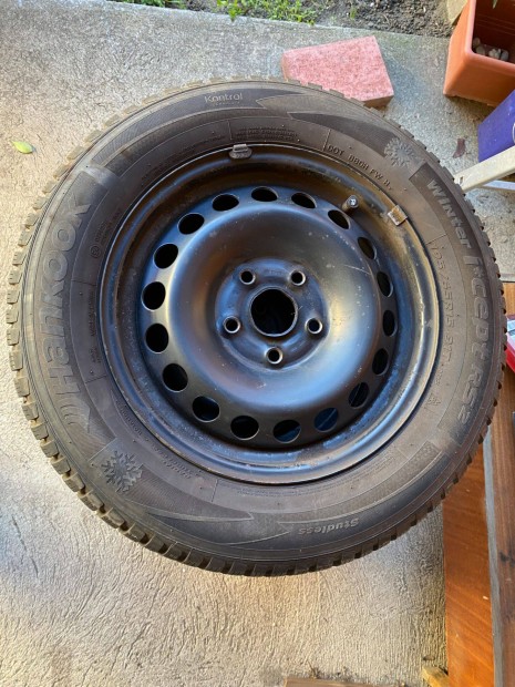 Eladó 4 db 195/65/R15 Hankook Winter Icept RS2 téli gumi DOT2218+felni