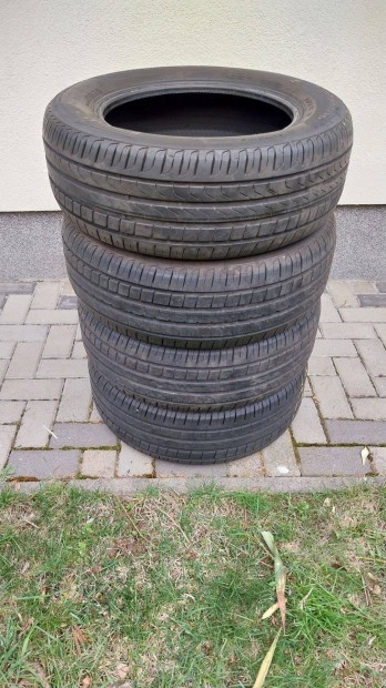Elad� 4 db 215/60R16 ny�rigumi (szem�lyesen - 10 000Ft)