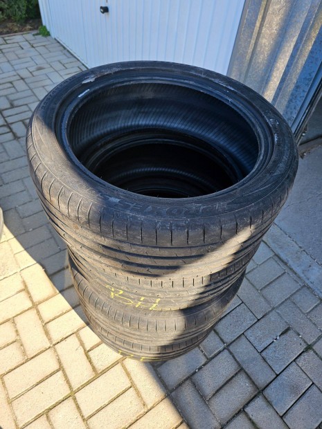 Elad 4 db 225/45 ZR 18 Gumi