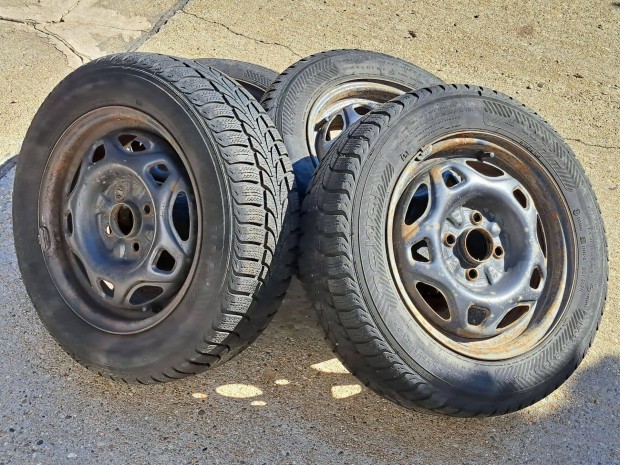 Elad 4 db 4x100 R14 5.5J ET44 lemezfelni (Mitsubishi Carisma)