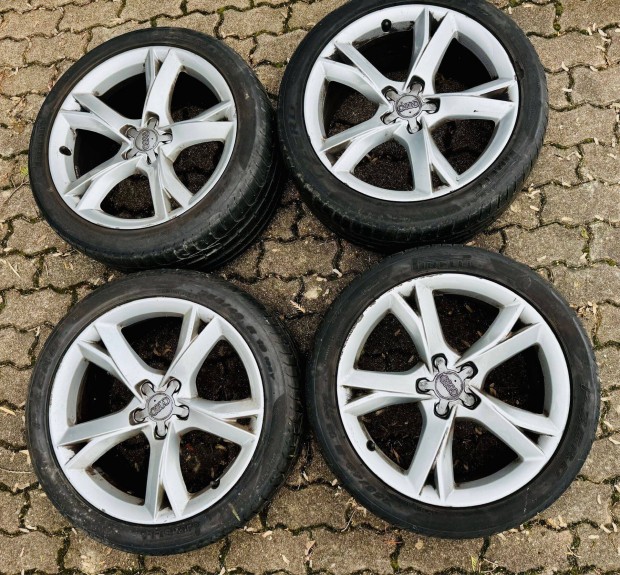 Elad� 4 db AUDI 19 alufelni 255/40, Pirelli P Zero gumikkal