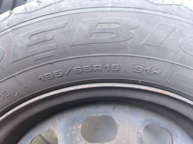 Elad 4 db Debica nyri gumi felnire szerelve