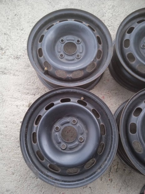 Eladó 4 db Ford fiesta 14 es lemez felni.