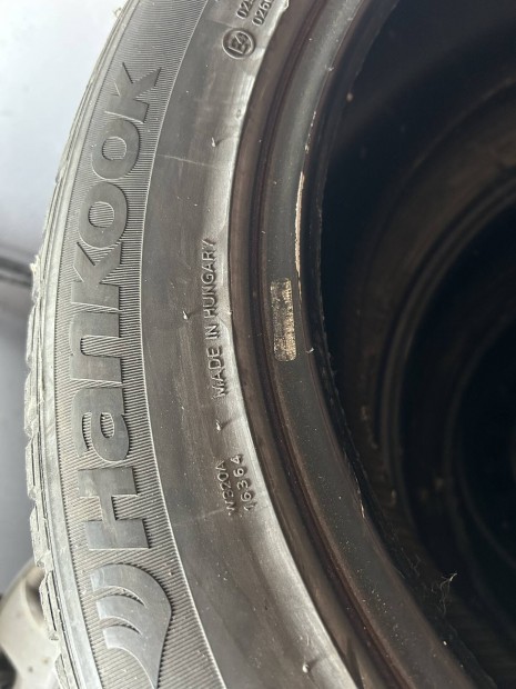Eladó 4 db Hankook 235/55R18 téli gumi. Keveset futott