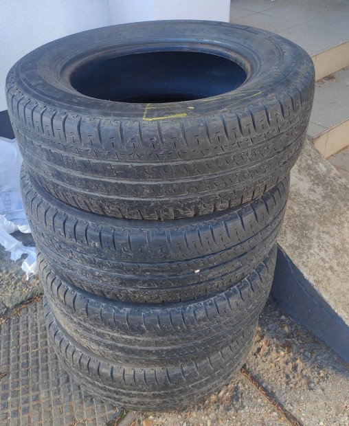 Elad 4 db Hankook vantra 215/65 r16 c nyri gumi