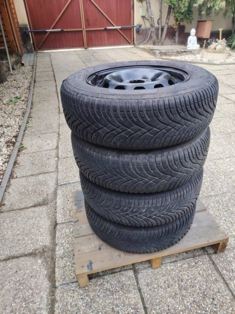 Eladó 4 db Kleber Krisalp HP3 téli gumi lemezfelnivel (195/65 R15)