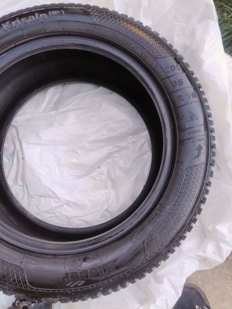 Elad 4 db Kleber tli gumi 205/55/R16 keveset futott