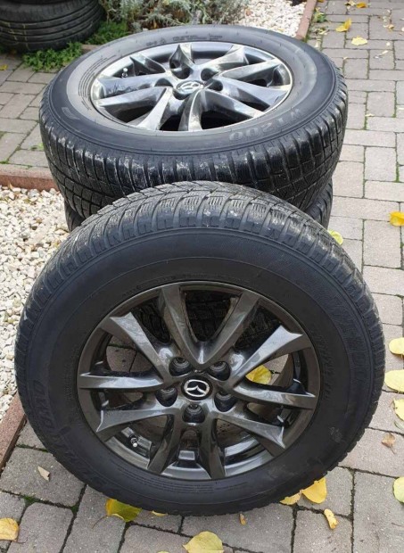 Elad 4 db Mazda felnikre szerelt tli gumik