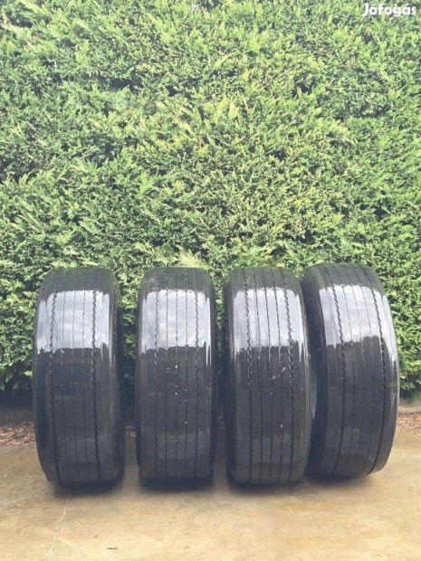 Elad 4 db Michelin 385/65 R22.5 gumikpeny j llapotban