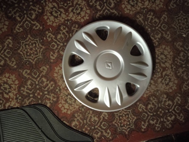Elad 4 db Renault 14' gyri dsztrcsa