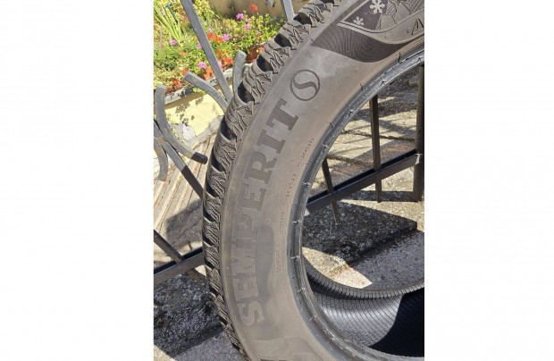Eladó 4 db.Semperit 195/55 R 16 H speed-grip 5 téli gumi
