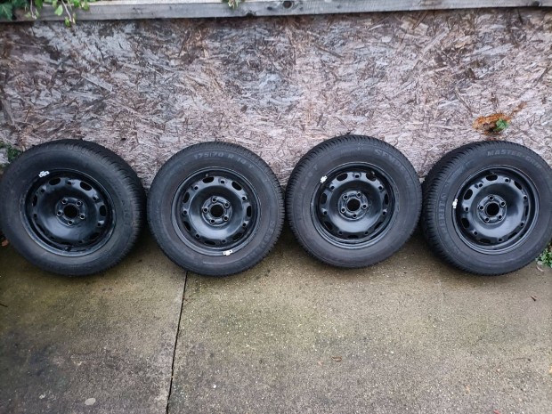 Elad 4 db Semperit tli gumiabroncs aclfelnin