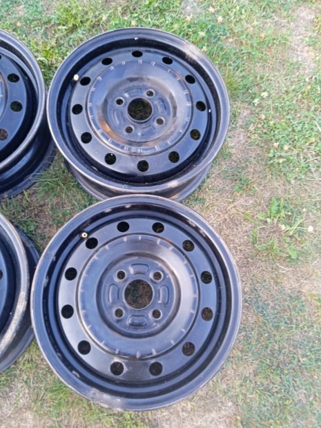 Eladó 4 db Suzuki Ignis 14 es lemez felni.