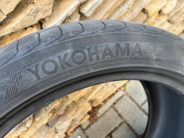 Eladó 4 db Yokohama Advan Sport 245/40/R19-es nyári gumi