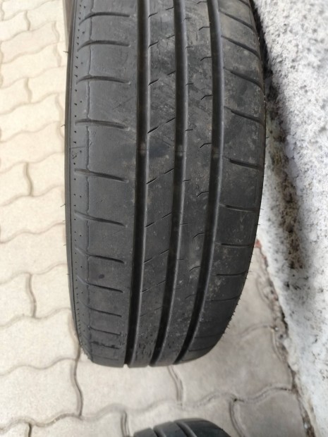 Elad� 4 db. Falken haszn�lt ny�ri gumi. 