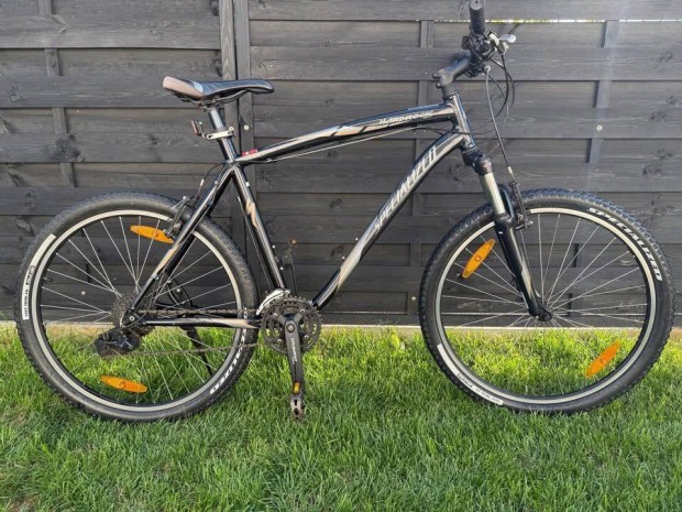Eladó 4 db. Specialized 26 MTB kerékpár 4 vázméretben
