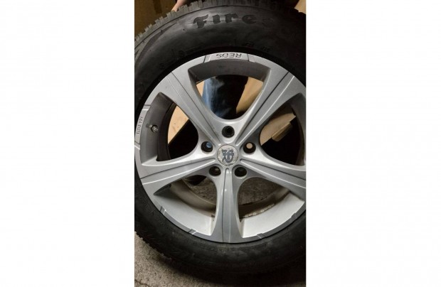 Elad� 4 db felni, t�li gumival