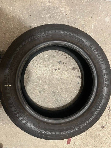 Elad 4 db nyri gumi!