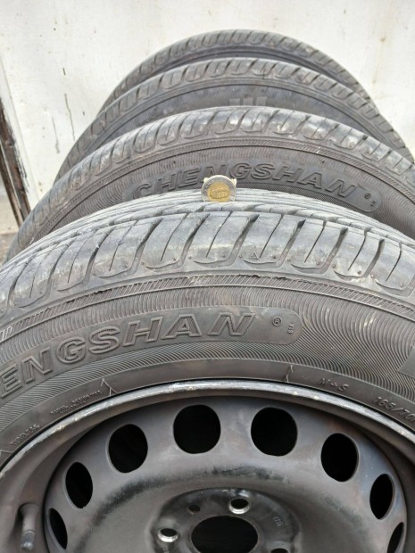 Elad� 4 db ny�ri gumi lemezfelnivel