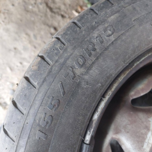 Elad� 4 db t�li gumi plusz lemez felni 155/70 r13