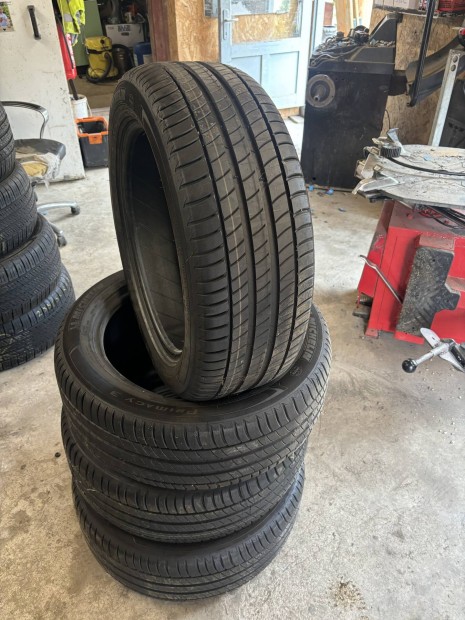 Eladó 4 db újszerű Michelin 225/50 r18 nyári gumik.