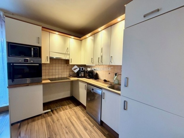 Elad� 4 szob�s fel�j�tott  lak�s, Dunakeszi Alagliget lak�park