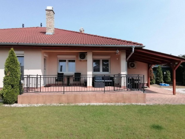 Elad 4 szobs ikerhz Debrecen egyik legkeresettebb lakparkjban!
