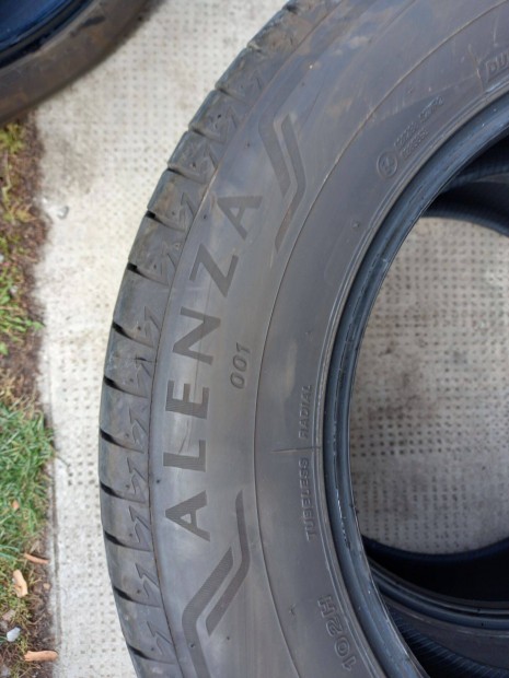 Elad� 4db 10000 km-t futott Bridgestone Alenza ny�ri gumi. 225/65 R17