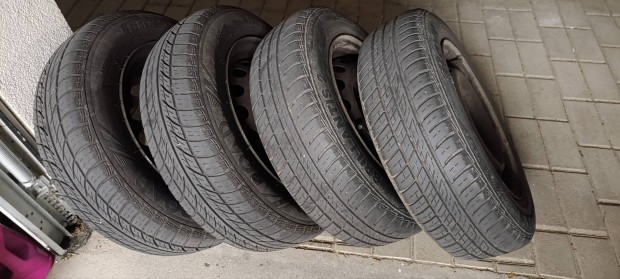 Elad 4db 165/70 R14 nyri gumi, 4x98 lemezfelnin