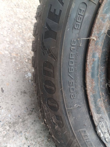 Elad 4db 16-os 5x114.3 Kia,Hyunda,Mazda,stb lemezfelni 205/60R16 Good