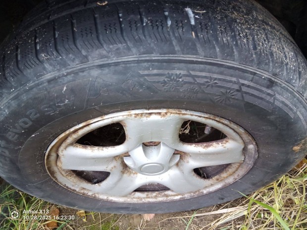 Elad 4db 16-os 5x114.3 Kia,Hyunda, Toyota,stb lemezfelni 215/70R16 Su