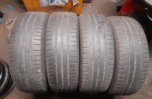 Elad 4db 205 60 16 Michelin nyri gumi szerelve is