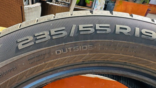 Eladó 4db 235/55R19 Nokian nyári autógumi