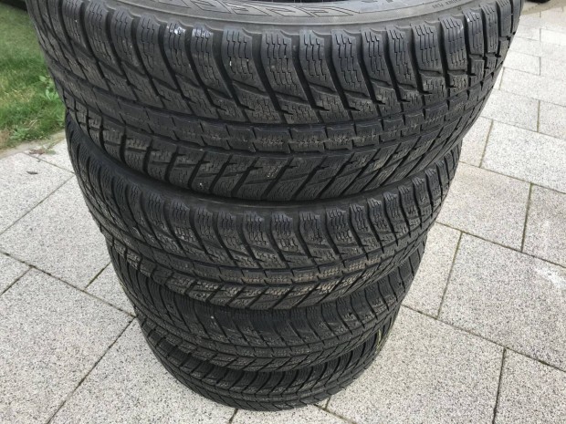 Elad 4db 265/65 R17 Nokian 4db tli gumi. ra: 9.000