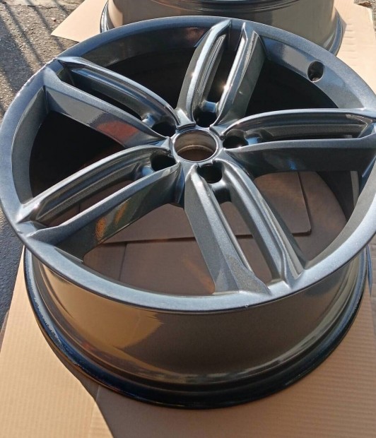 Eladó 4db Gyári Audi Alufelni R20 5x112