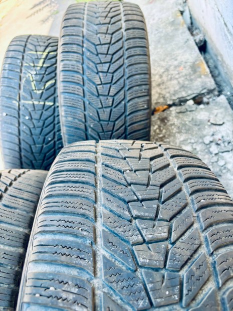 Eladó 4db Hankook Winter i*cept evo 3 téligumi, 235/45 R18