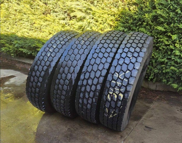 Elad� 4db Sawa haszn�lt gumik�peny