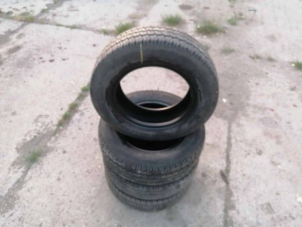 Eladó 4db. 195/70R15C nyári gumi