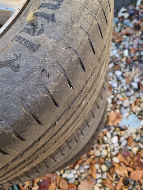 Elado 4db eredeti Nissan alu felni 17 zoll ,hasznalhato gumival