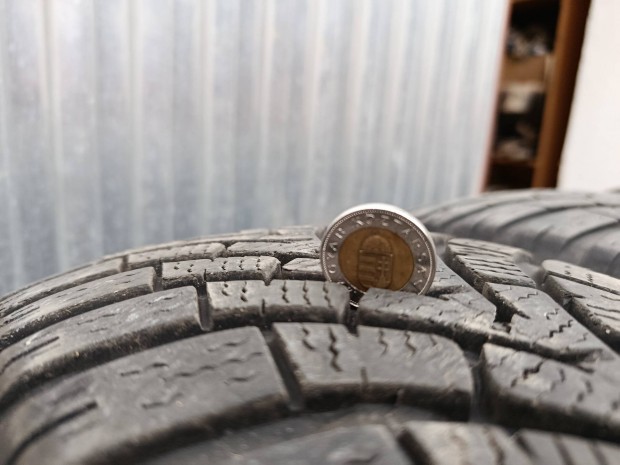 Elad 4db hasznlt 195/65 R15 Falken tli gumi 