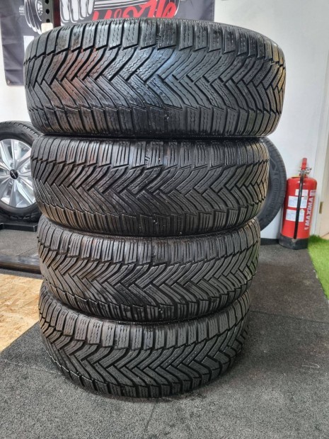 Elad 4db hasznlt Michelin 215/55 R17 Alpin 6 tligumi