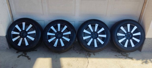 Elad� 4db haszn�lt Tecnomagnesio alufelni j� gumikkal