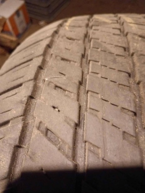 Eladó 4db használt gumi